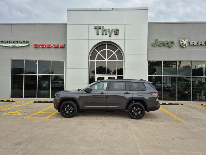 New 2025 Jeep Grand Cherokee L Limited 4x4Image 41