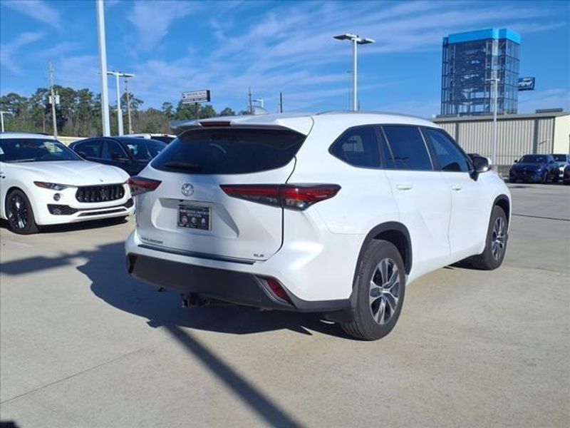 2023 Toyota Highlander XLEImage 13