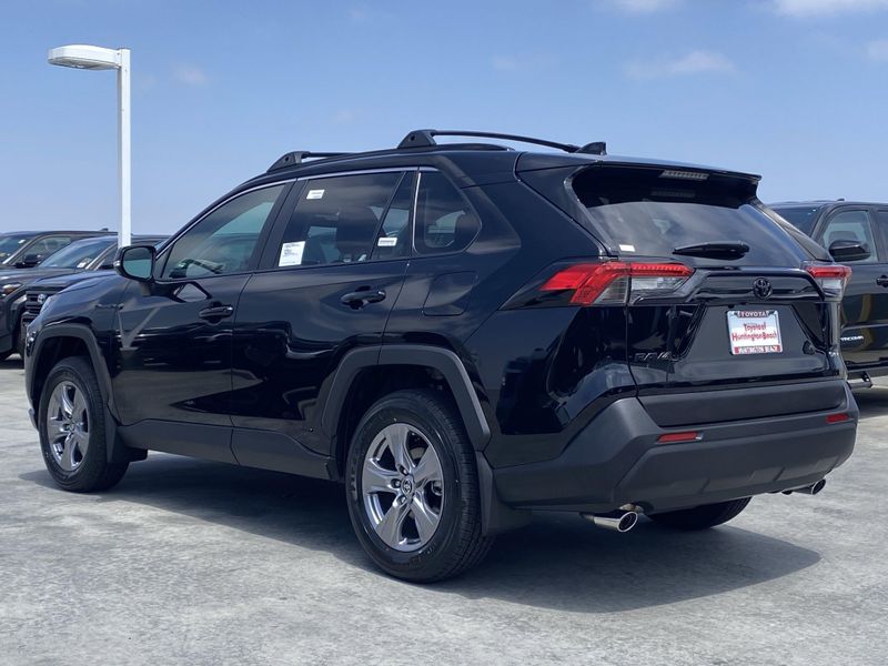 New 2025 Toyota RAV4 Hybrid XLEImage 5