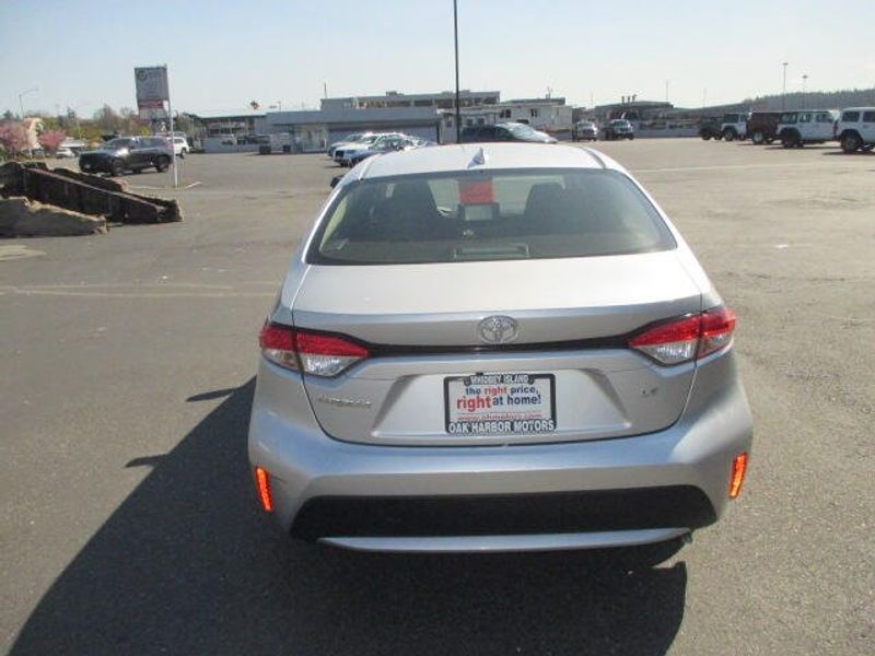2022 Toyota Corolla LEImage 8