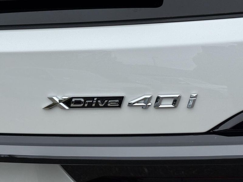 2026 BMW X7 xDrive40iImage 14