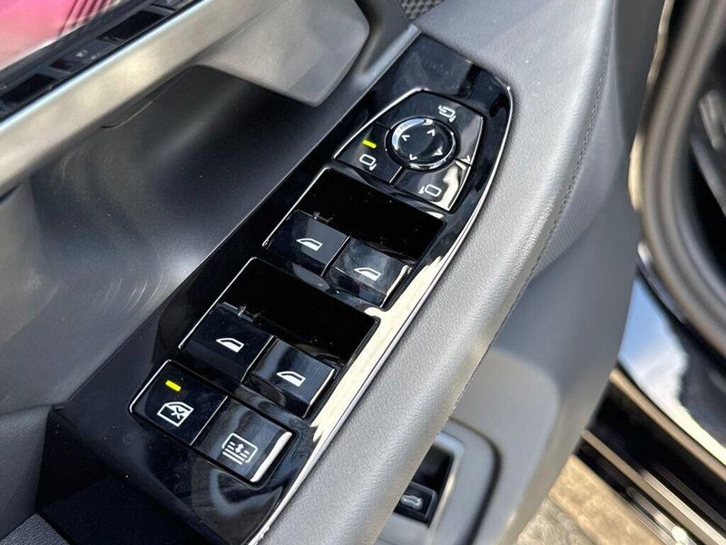 New 2027 BMW 5 Series 530iImage 16