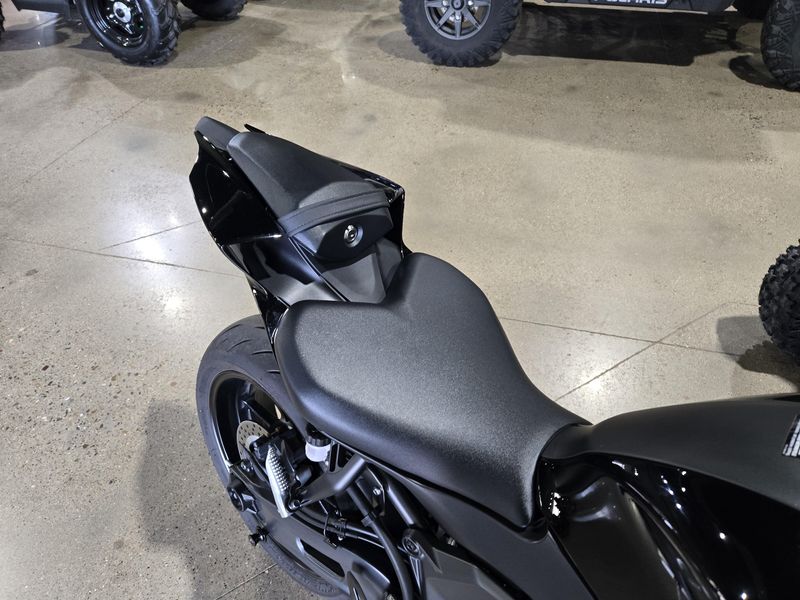 Used 2024 Yamaha YZFR7 Image 14