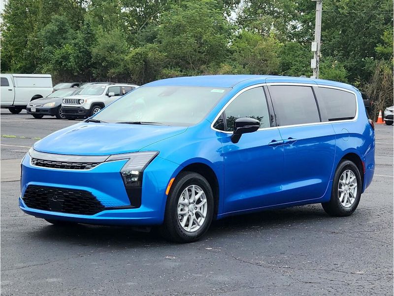 New 2027 Chrysler Pacifica Select