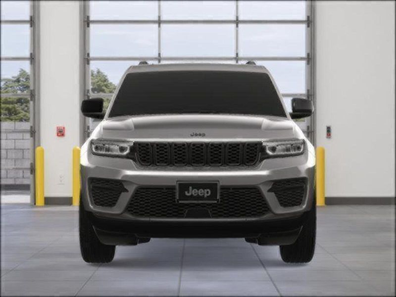 2025 Jeep Grand Cherokee Altitude photo 8
