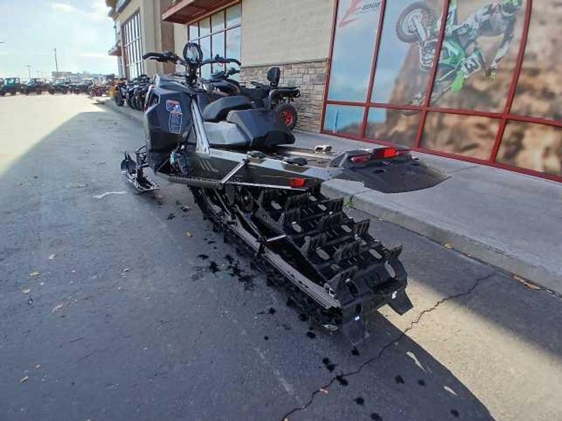 New 2025 LYNX SM SHD DS 8TR S BK 154 3P HUB 25 