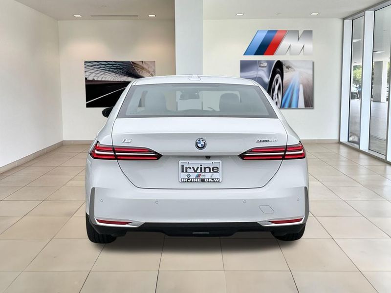 2025 BMW i5 eDrive40Image 7