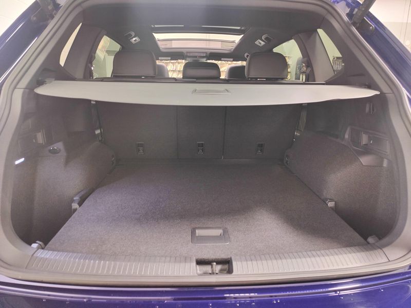 Used 2024 Volkswagen Tiguan AWD SEL R-Line w/Sunroof/NavImage 15