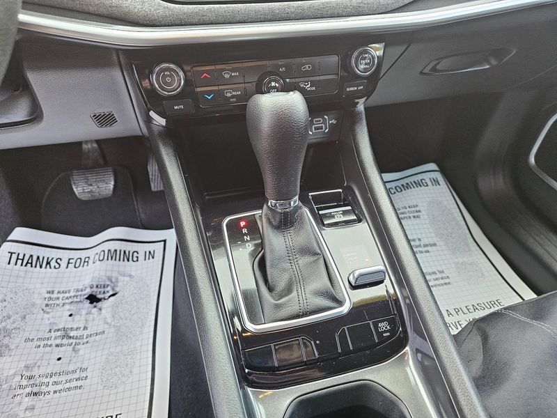 Used 2023 Jeep Compass SportImage 11