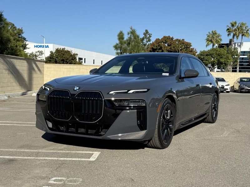 Used 2025 BMW 7 Series 740iImage 2