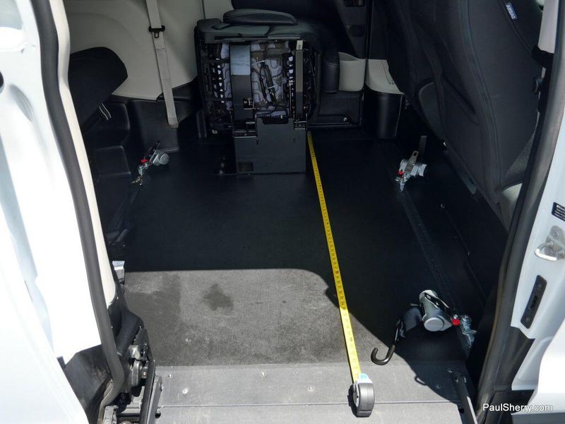 Used 2022 Chrysler Voyager LXImage 14