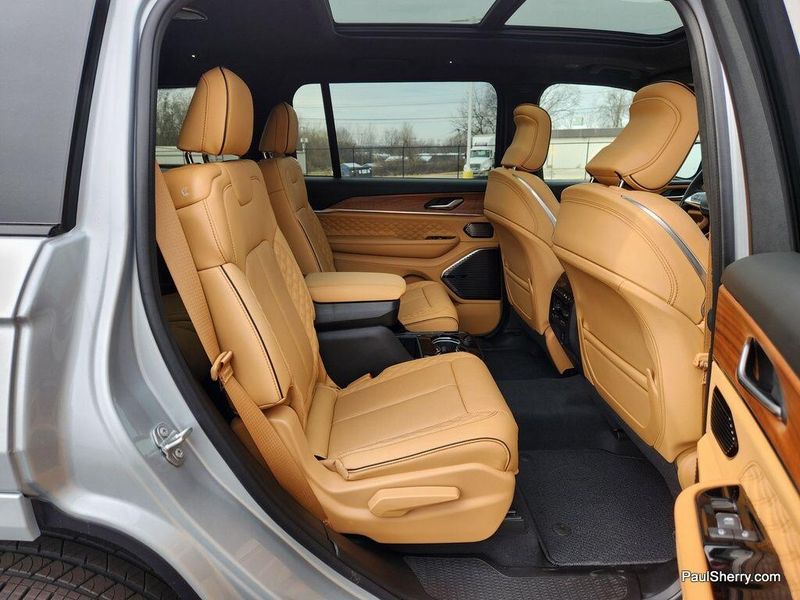 New 2025 Jeep Grand Cherokee L Summit Reserve 4x4Image 55