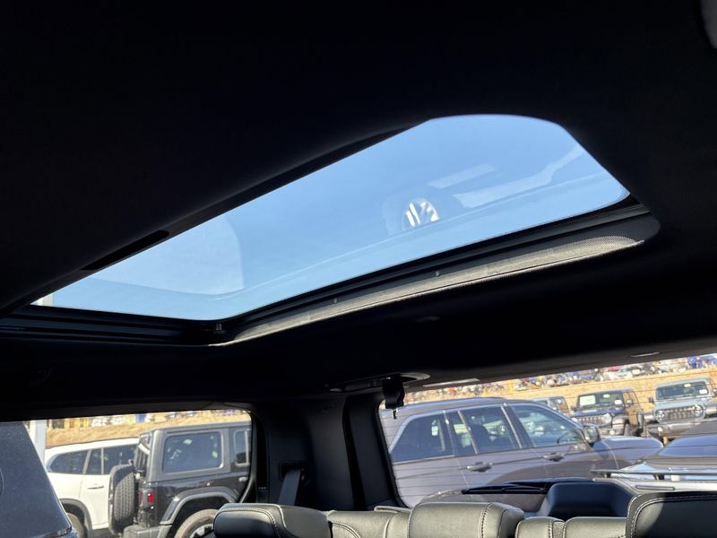 2026 Jeep Grand Wagoneer Limited Reserve 4x4Image 26