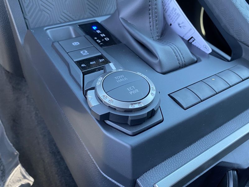 2025 Toyota Tacoma SR5Image 19