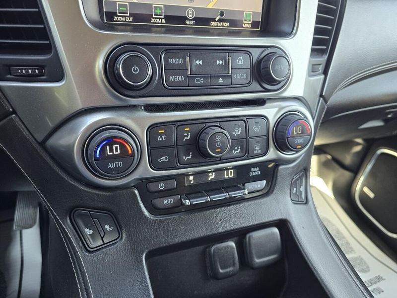 2015 Chevrolet Suburban 1500 LT photo 20