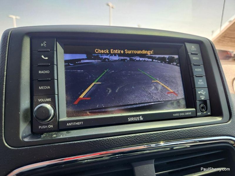 Used 2019 Dodge Grand Caravan SXTImage 2