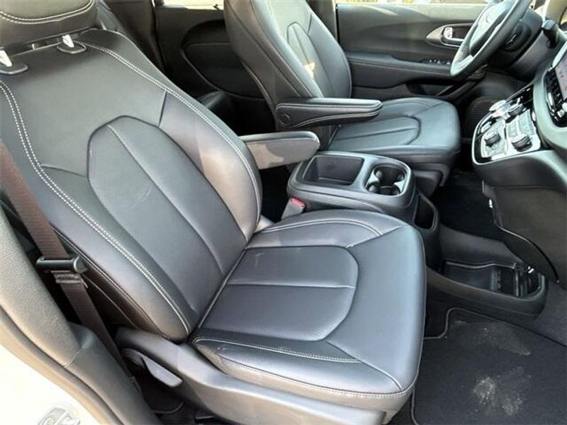 2025 Chrysler VoyagerImage 14