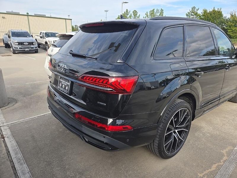Used 2022 Audi Q7 55 PrestigeImage 3