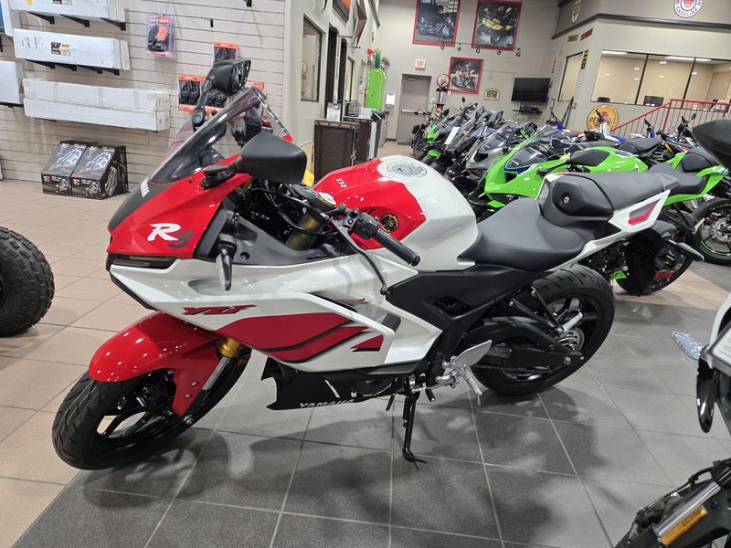 USED 2026 YAMAHA YZF-R3 ABS 70TH ANNIVERSARY EDITION Image 4