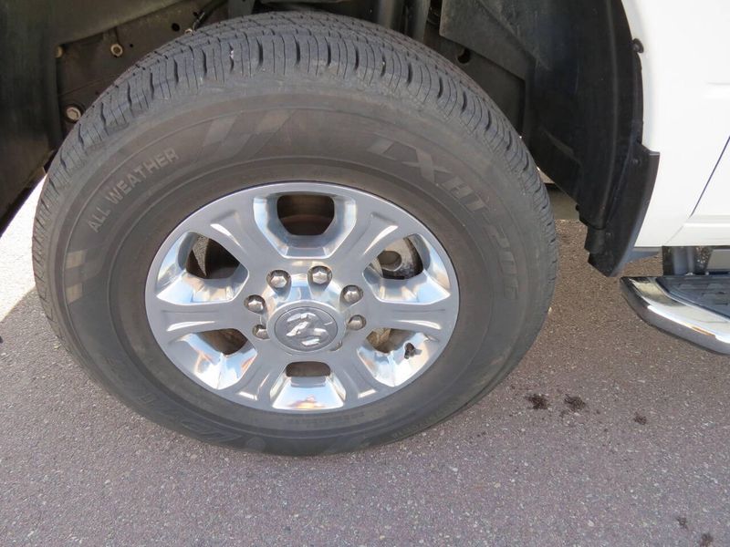 Used 2023 RAM 2500 Big Horn 4x4 4dr Crew Cab 6.3 ft. SB PickupImage 26