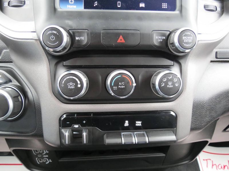 Used 2024 RAM 2500 Big Horn 4x4 4dr Crew Cab 6.3 ft. SB PickupImage 21