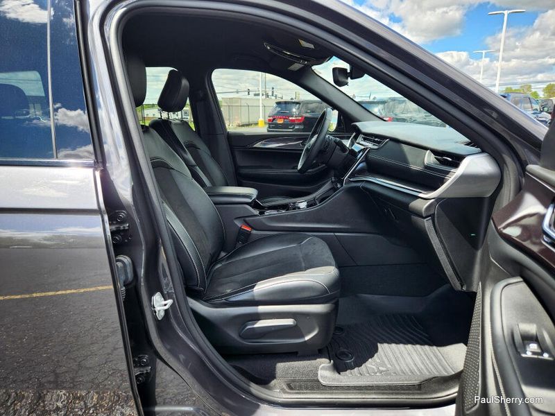 Used 2022 Jeep Grand Cherokee Altitude