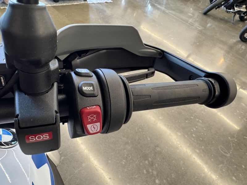 2025 BMW R 1300 GS - LIGHT WHITE 