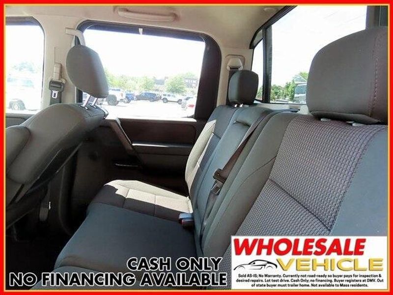 Used 2011 Nissan Titan SVImage 11