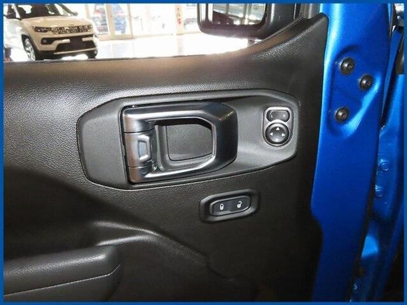 New 2025 Jeep Wrangler WillysImage 12