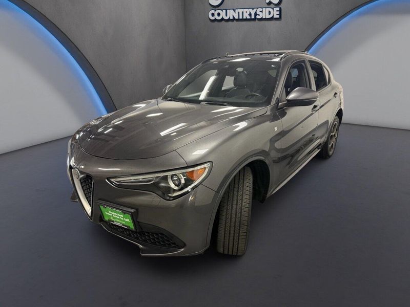 Used 2023 Alfa Romeo Stelvio Ti AWD w/Sunroof & NavImage 8