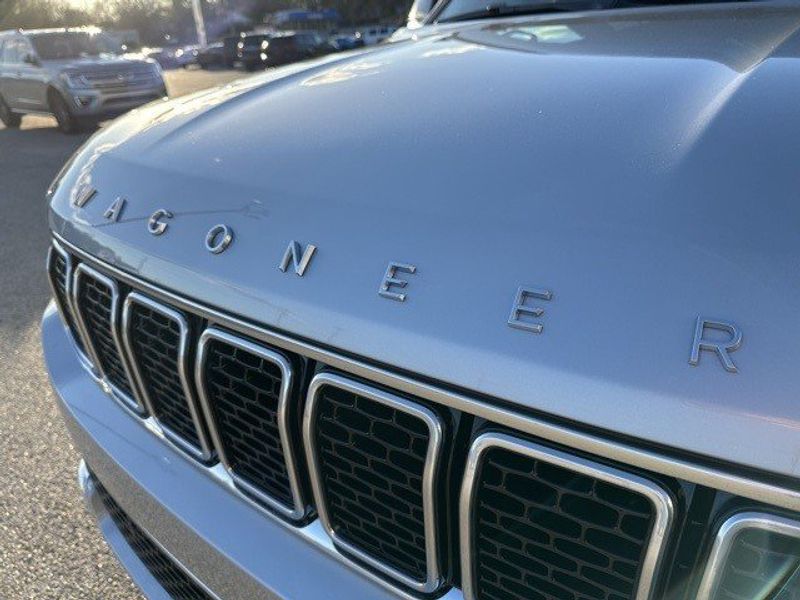 2024 Wagoneer 4X2 in a Silver-Zynith exterior color. Randall Dodge Chrysler Jeep 877-790-6380 randalldodgechryslerjeep.com 