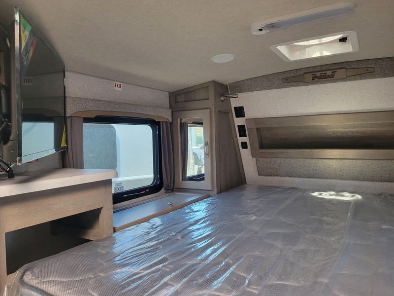 New 2027 NORTHWOOD MFG Arctic Fox 990Image 5