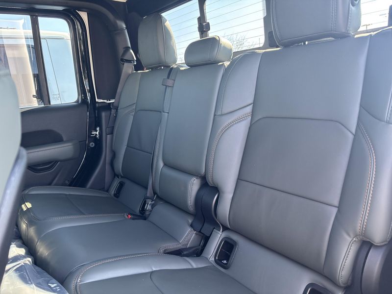 New 2026 Jeep Gladiator Mojave X 4x4Image 17