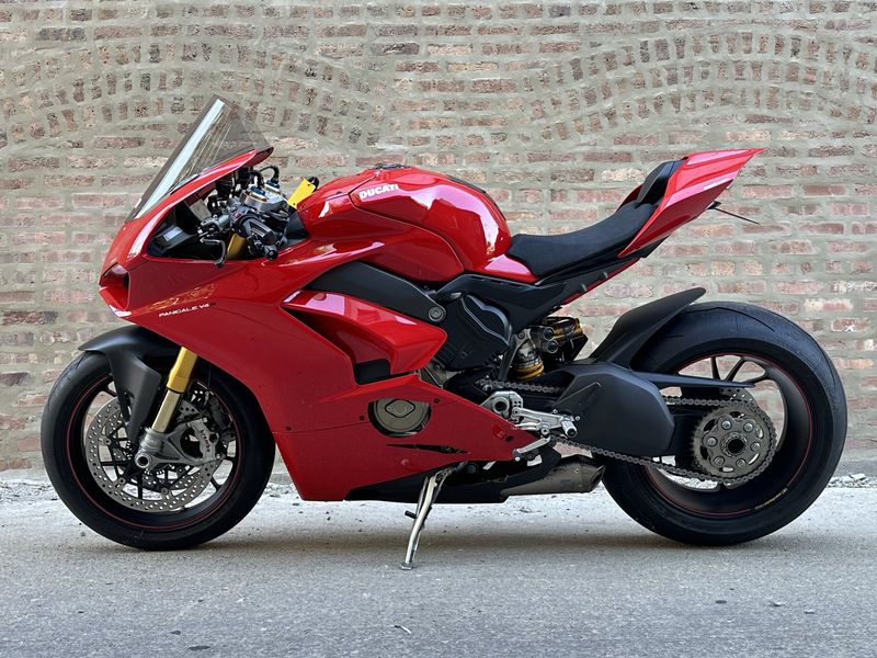 2018 Ducati Panigale V4 S  Image 2