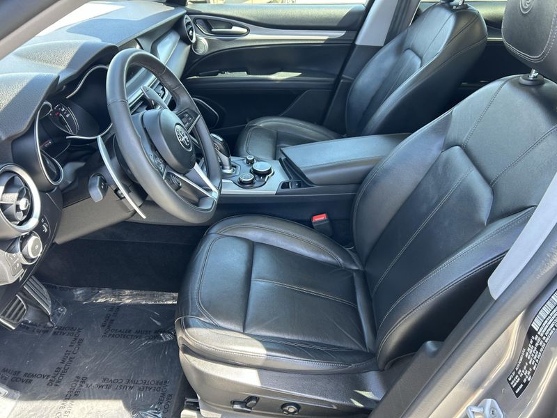 2019 Alfa Romeo Stelvio Image 18
