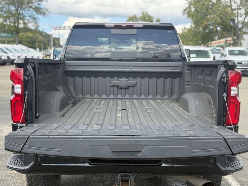 2023 Chevrolet Silverado 2500HD LTZ photo 4