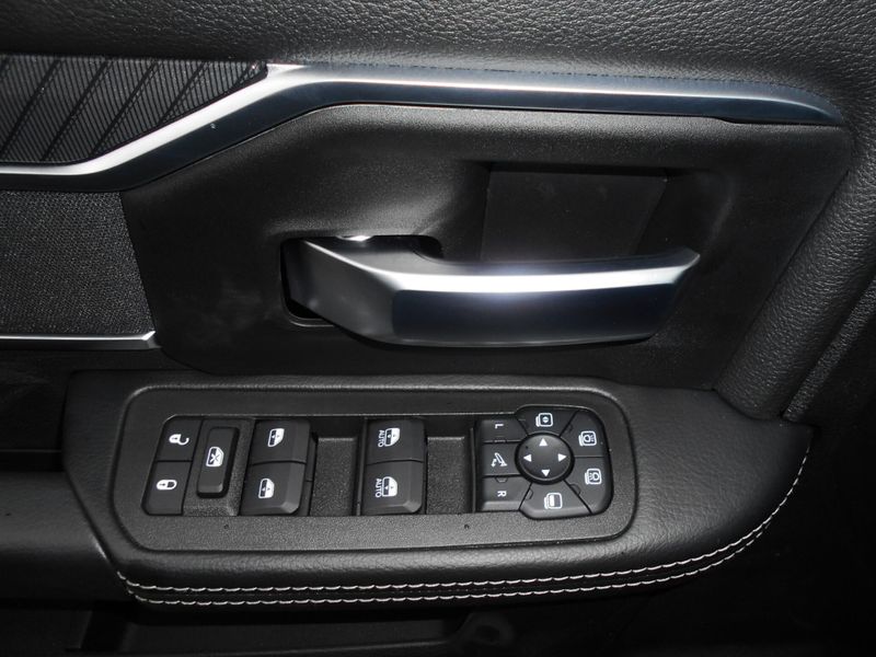 2025 RAM 2500 Big Horn Crew Cab 4x4 6