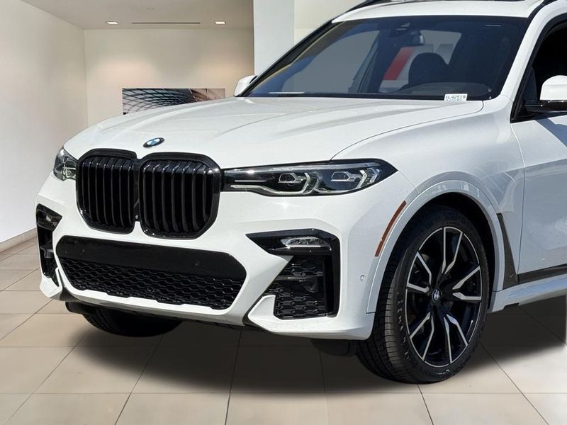 2022 BMW X7 xDrive40iImage 10