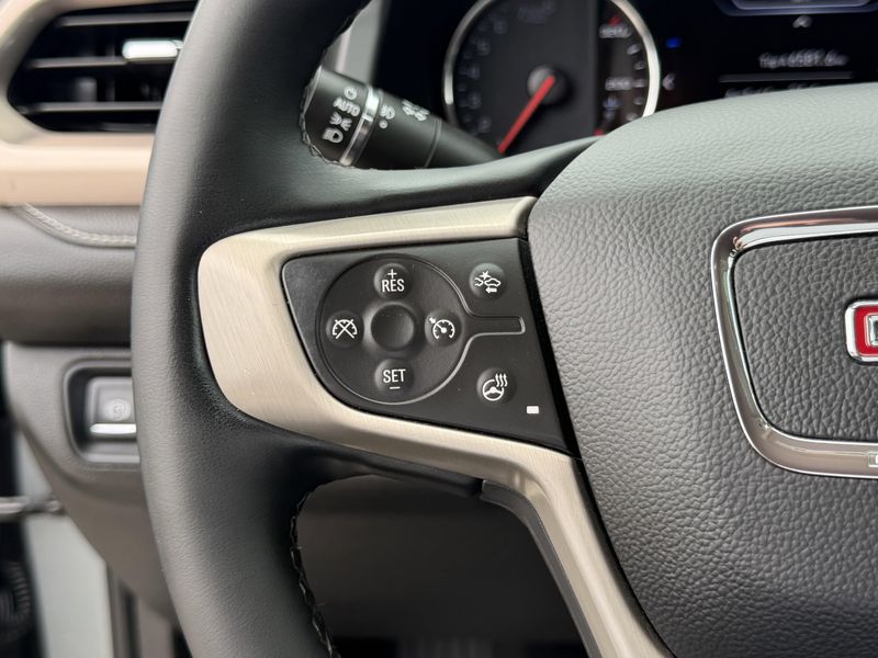 Used 2023 GMC Acadia DenaliImage 24