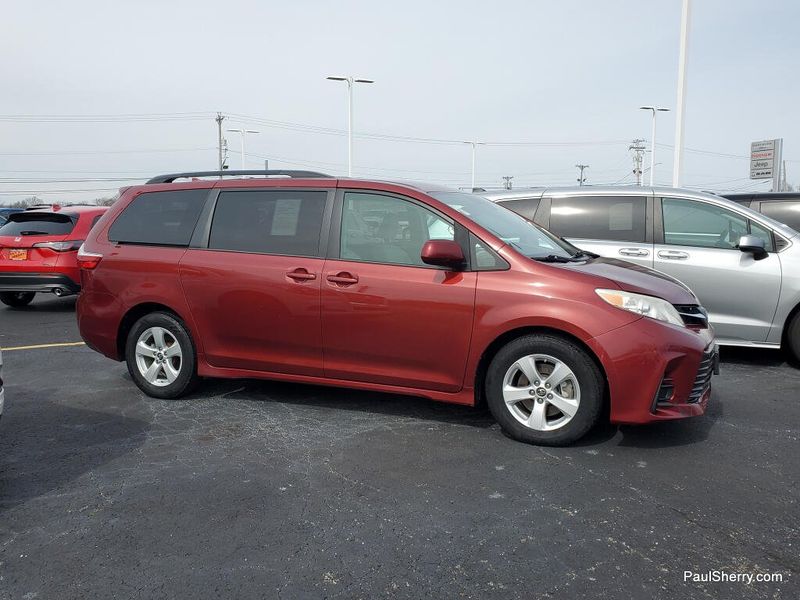 Used 2018 Toyota Sienna LE