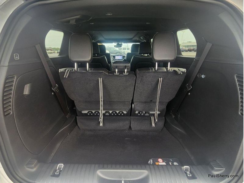 New 2027 Chrysler Pacifica Limited
