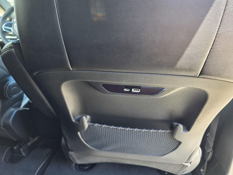 New 2025 Chrysler Pacifica SelectImage 19