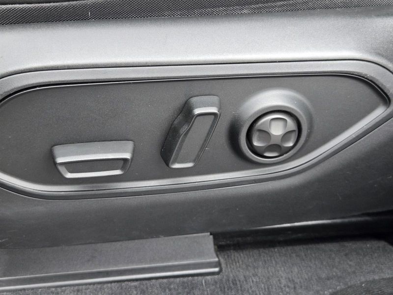 Used 2022 Jeep Grand Cherokee L Limited 4x2