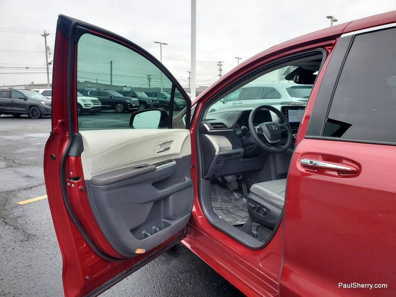 Used 2024 Toyota Sienna XLE