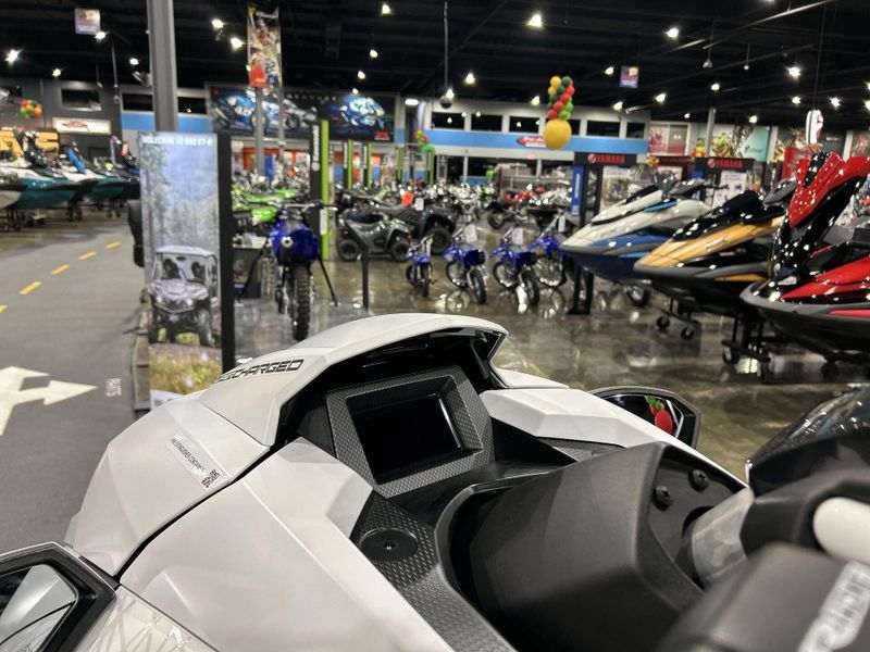 2025 Yamaha GP SVHO W/AUDIO  in a WHITE/RACING BLUE exterior color. Del Amo Motorsports of Redondo Beach (424) 390-7811 delamomotorsports.com 