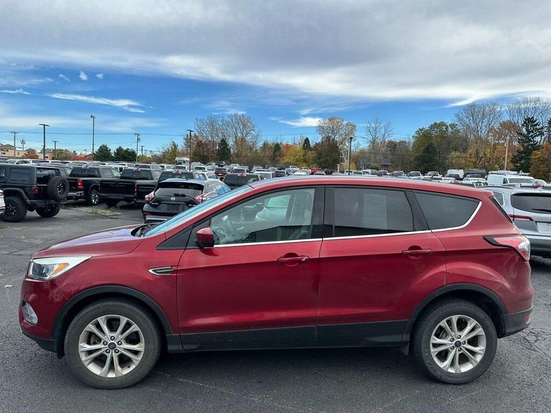 2017 Ford Escape SEImage 7