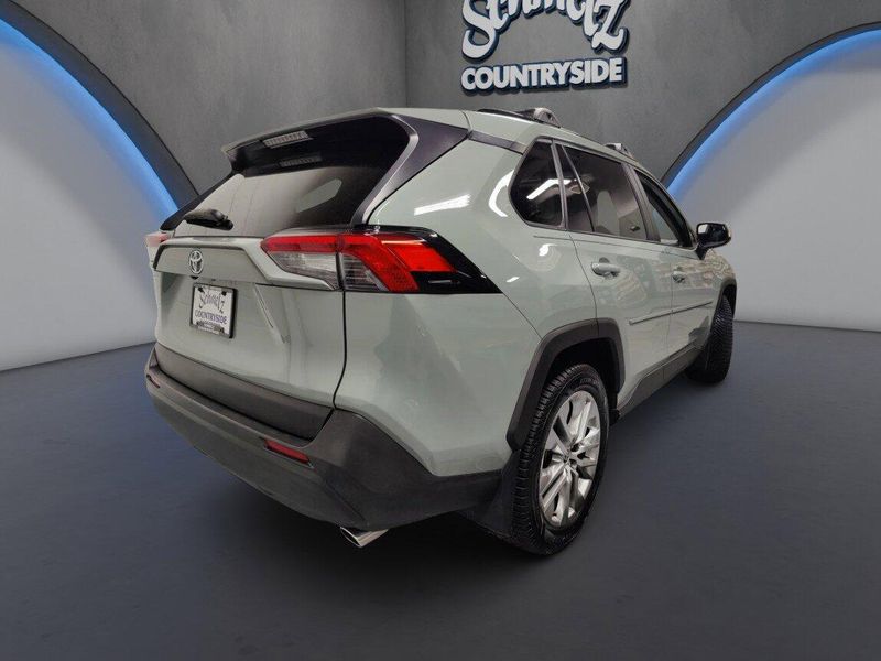 Used 2020 Toyota RAV4 XLE Premium AWD w/SunroofImage 12