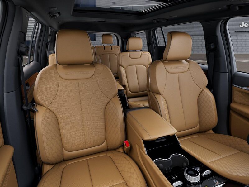 New 2026 Jeep Grand Cherokee L Summit 4x4Image 16