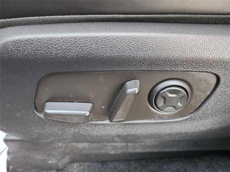 2025 Kia Carnival LXSImage 36