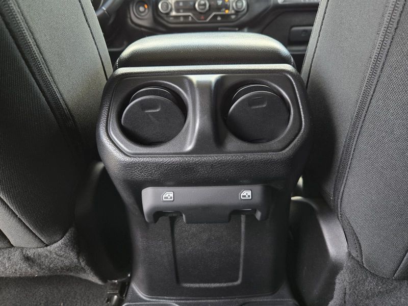 Used 2022 Jeep Wrangler Unlimited Sport Altitude 4x4